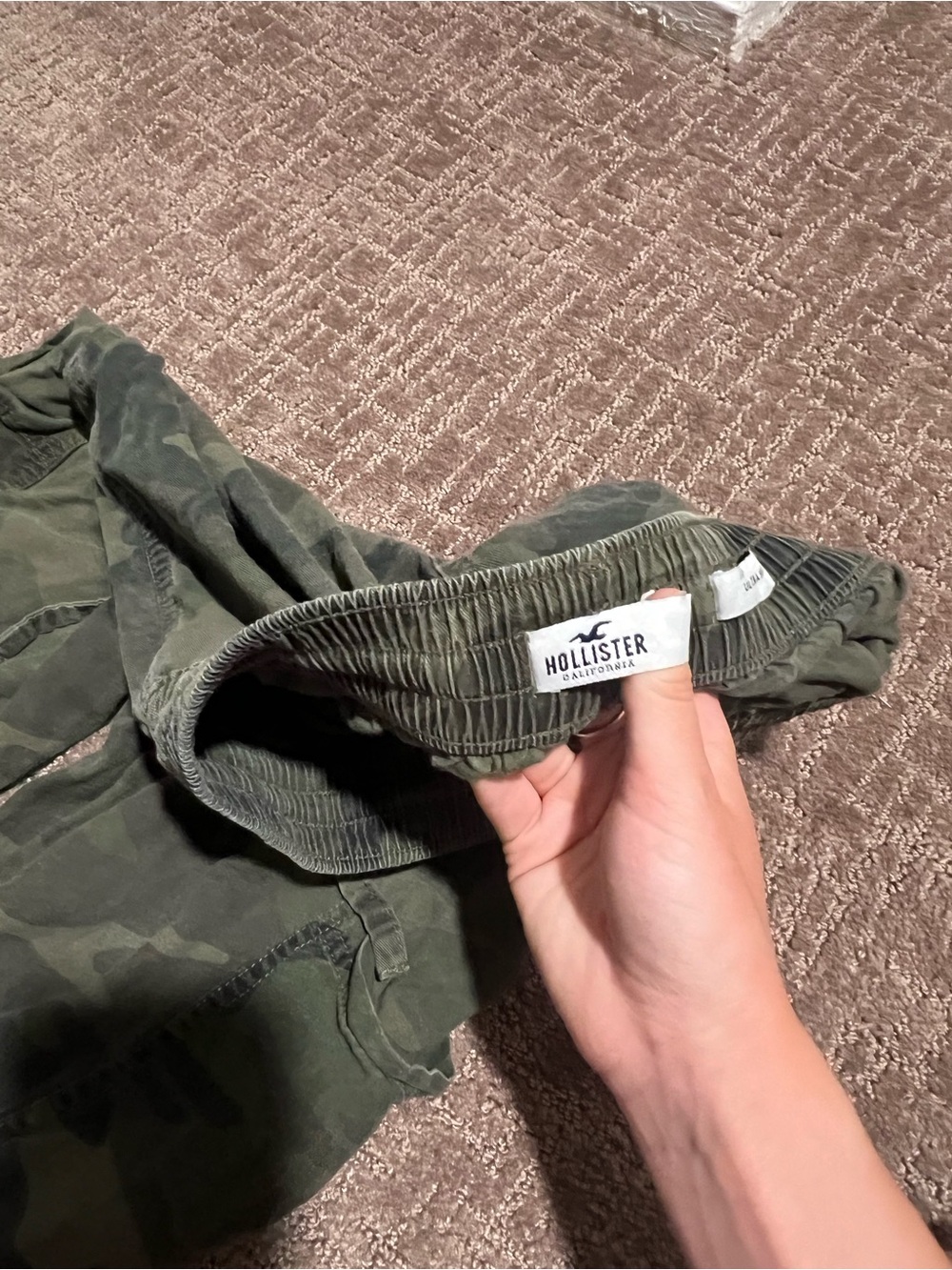 Hollister Ultra High-Rise Camo Cargo Joggers – Women’s XS - Picture 4 of 6